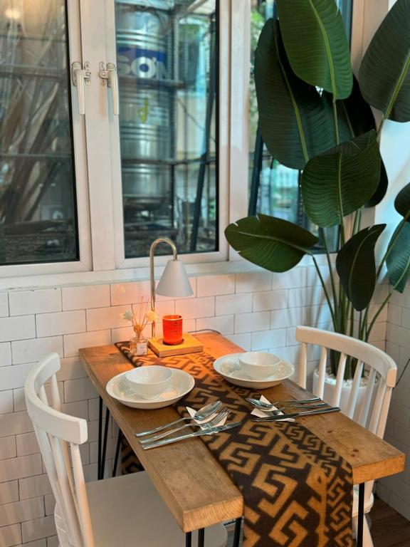 Refined Boutique Studio, Hoan Kiem