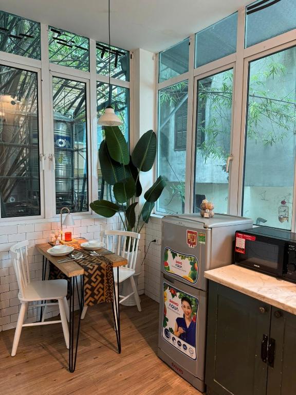 Refined Boutique Studio, Hoan Kiem