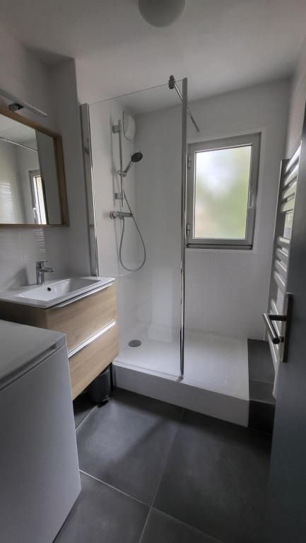 Appartement de 50 m2 climatisé et moderne à 100 m de la plage - 4