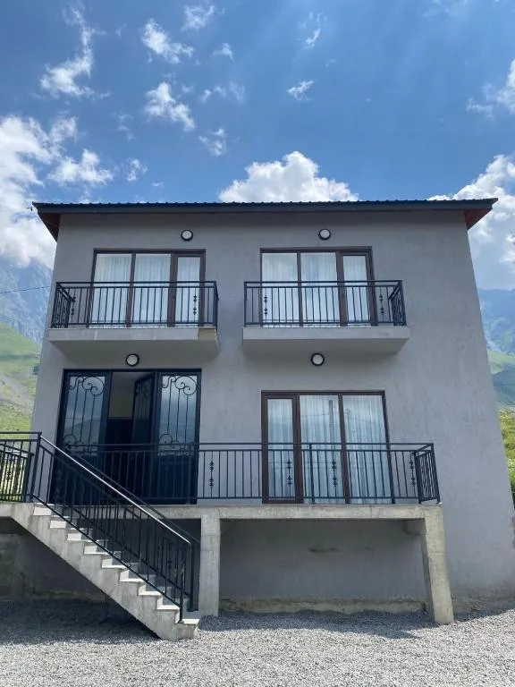 Elnetsa Inn Kazbegi, hotel en Kazbegi
