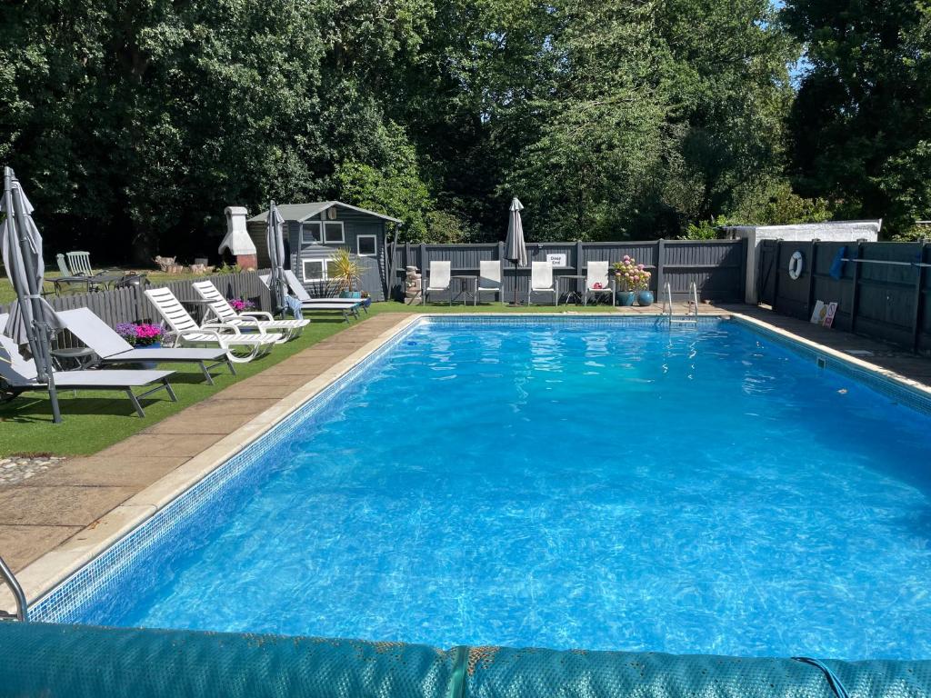 The Eiders, Aylmerton