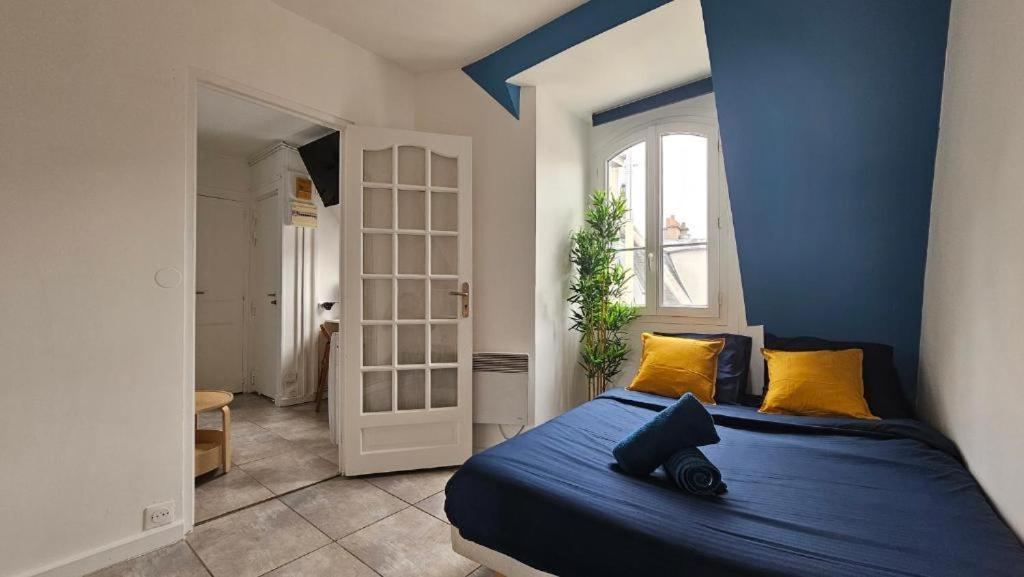 Appartement RENOVE EN PLEIN COEUR DE PARIS SUR L'ILE SAINT LOUIS ! - 4