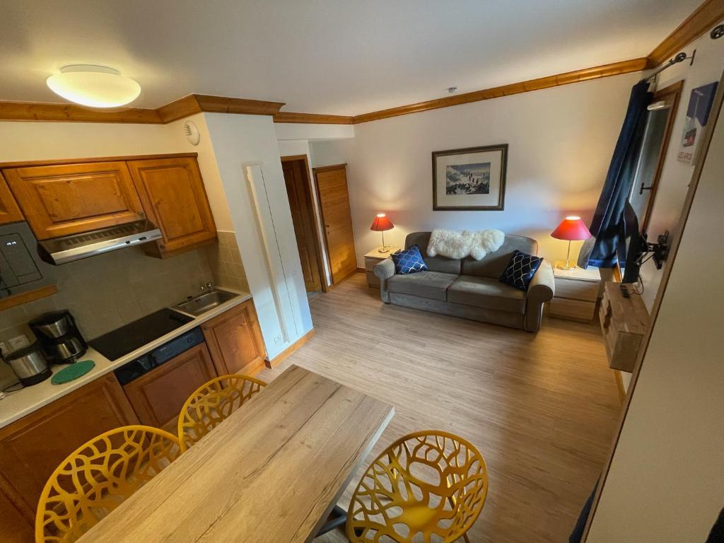 Cozy studio 3 guests, private terrace, inside pool, spa, luxurious residence, ski-in ski-out - 3
