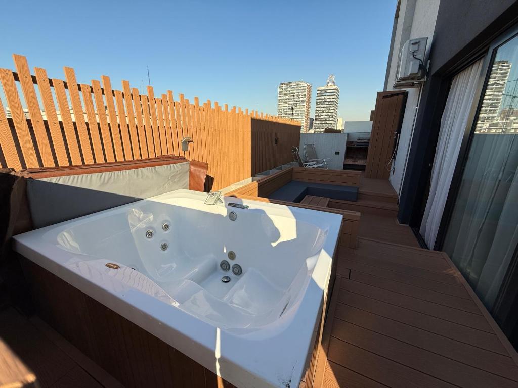 Departamento Con Terraza Soñada Jacuzzi y Vistas al Rio - 2