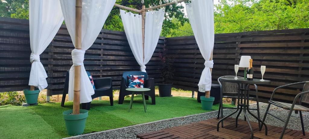 Rendez-vous Secret, Lunas