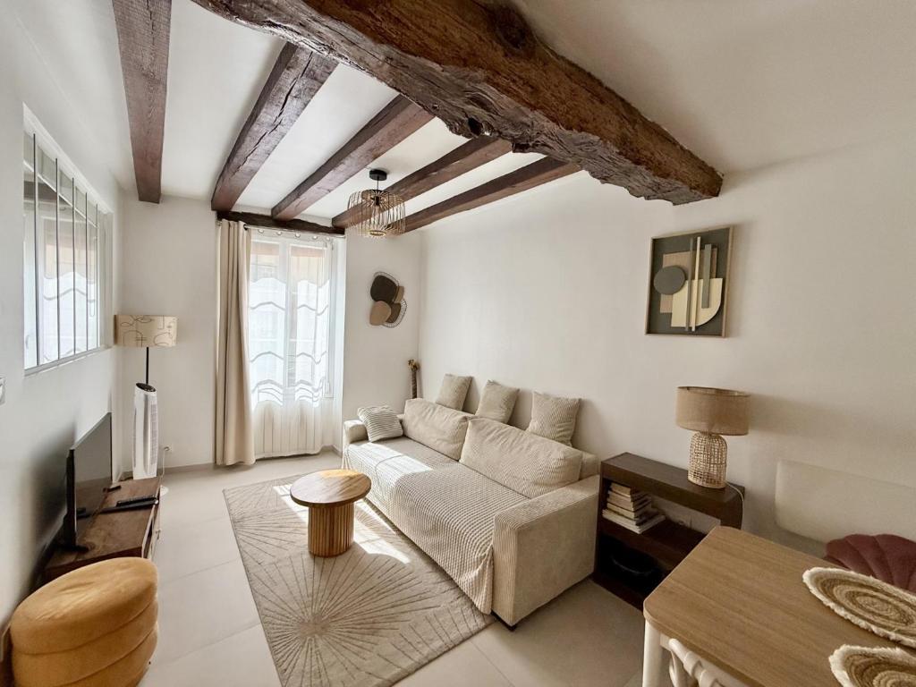 Paris center near Notre Dame 2 bedrooms with Balcony - 5