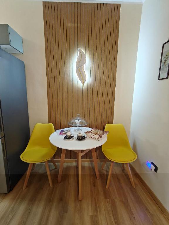 Arty's Apartment - 1