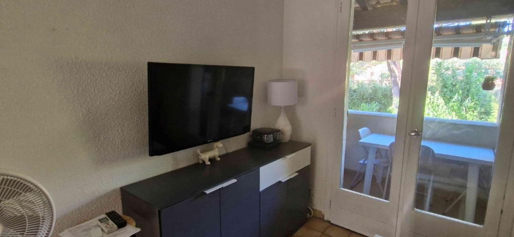 Cavalaire sur mer Appartement T3-160 m plage - 800 m Centre-ville. Park - 5