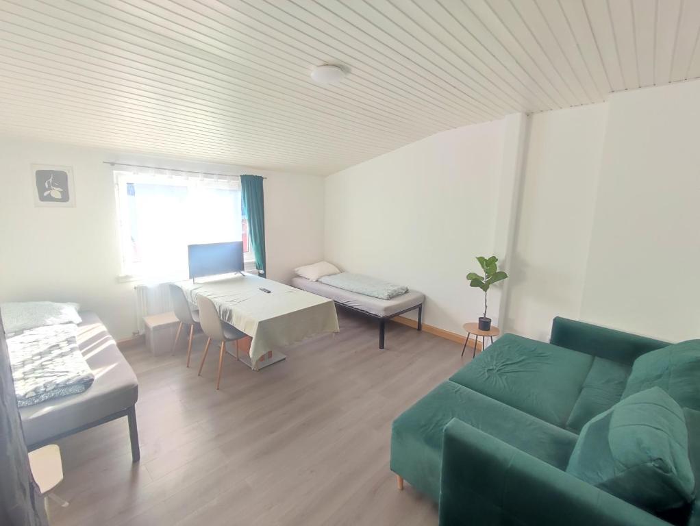 Bright and Spacious Apartment in Wiesbaden City Center, Wiesbaden