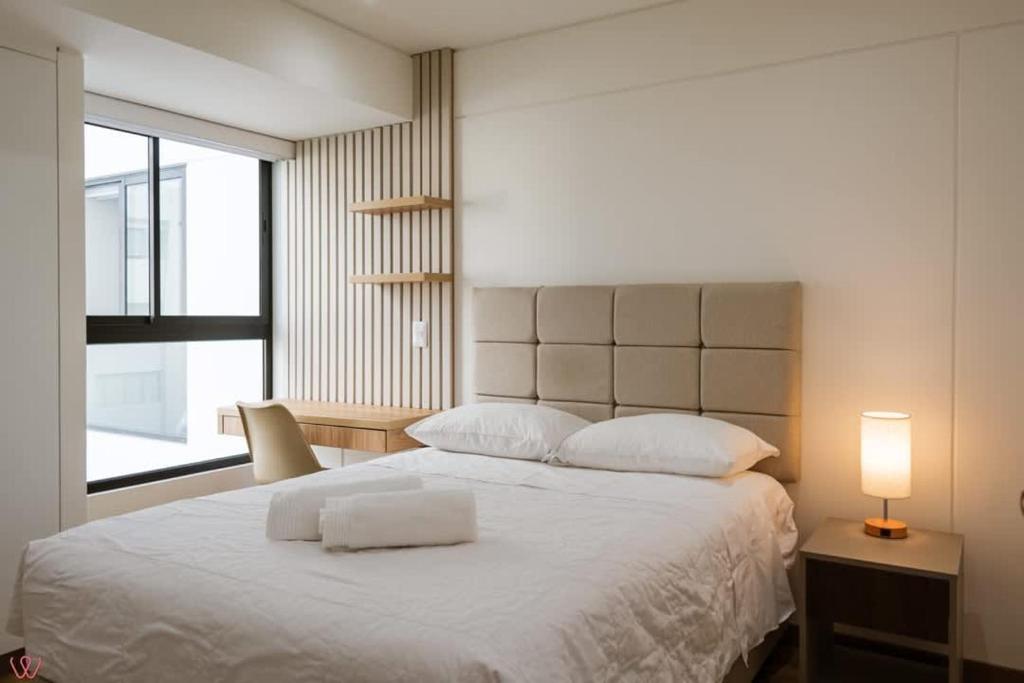 Modern 1BR City View & Gym in San Isidro - 5