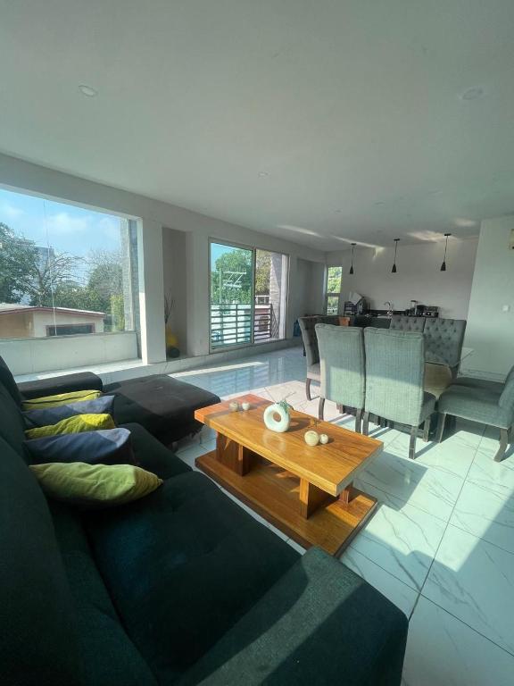 Alojamiento Grande con Alberca Privada, Tampico