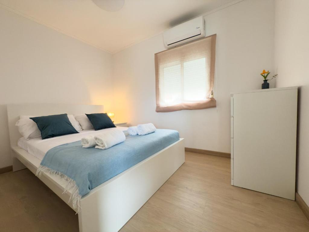 106 - Beachside Renovated 1BR apt 5 min from Beach - 3