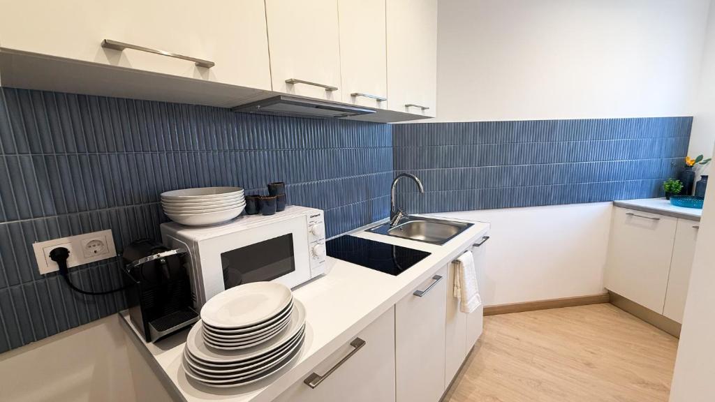 107 - Beachside Renovated 1BR apt 5 min from Beach - 4