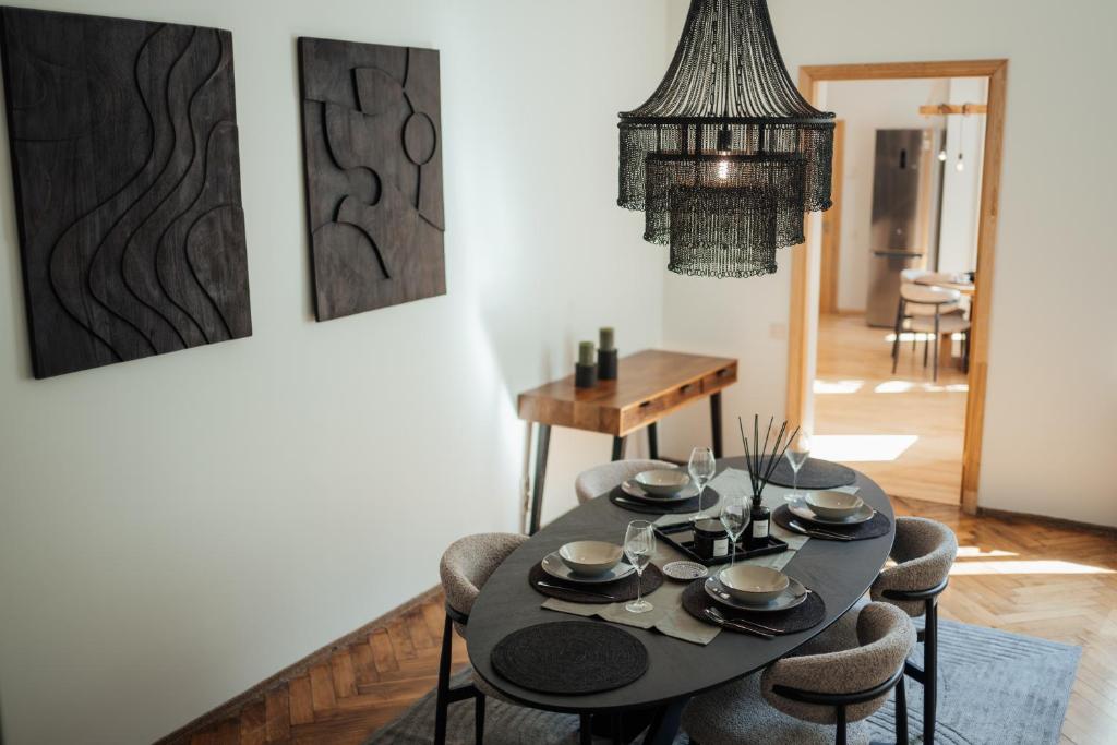 Melnais Dāvids, Liepāja