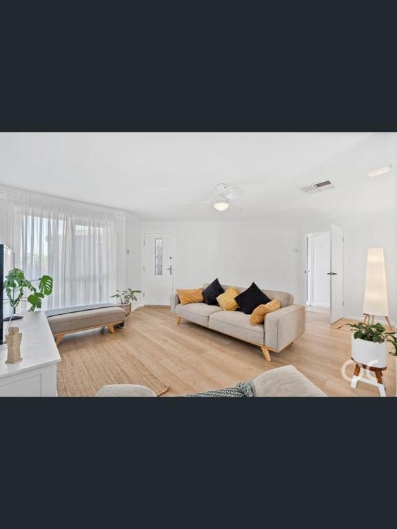 Tranquility, Halletts Cove