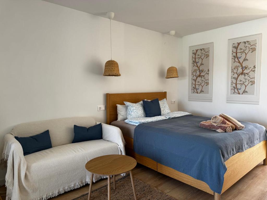 Sunny Sea Garden Apartment - 4