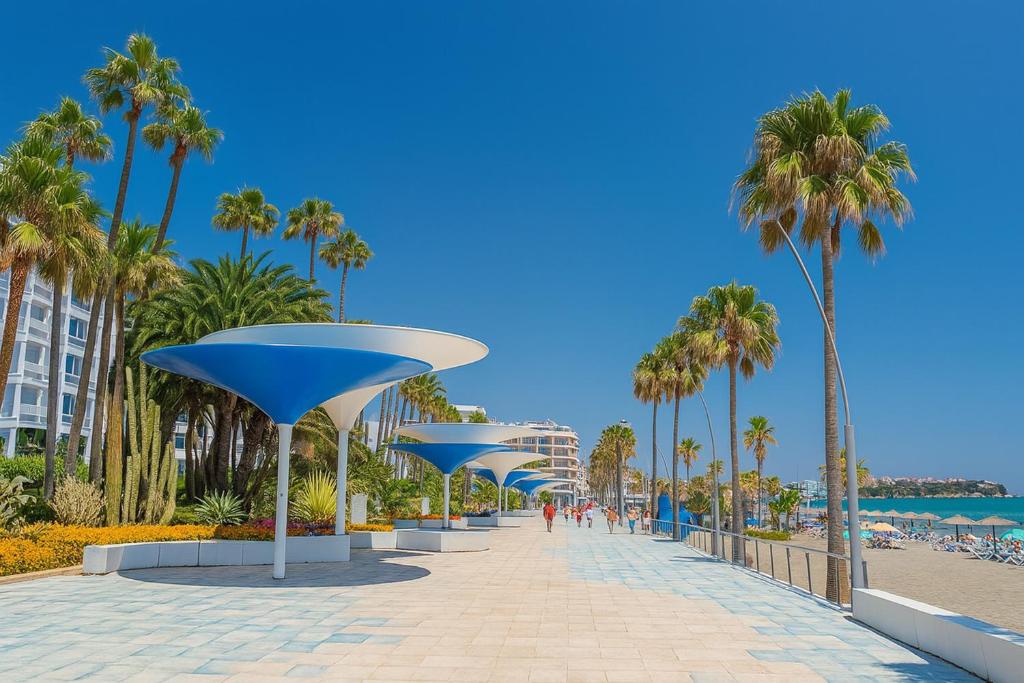 Aparment Neptuno- located on the promenade a few metres from the beach. - 2