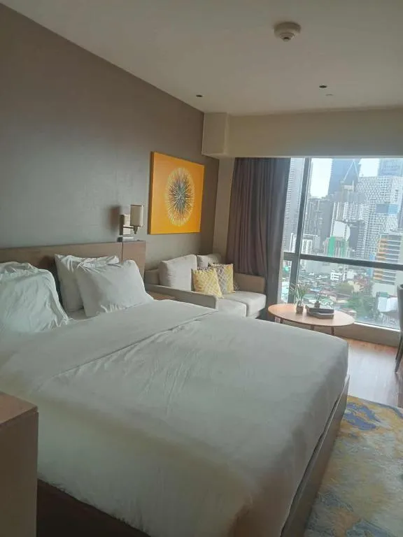 Novotel Residence Hotel Manila by Jolly Luxe Suites at Acqua, Hotel in Manila