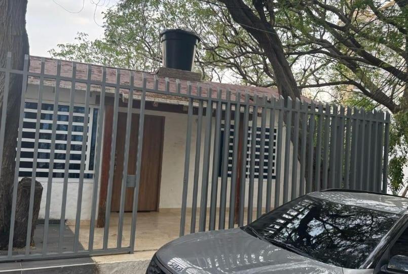 Casa en Rodadero cerca al mar con parqueadero privado - 2