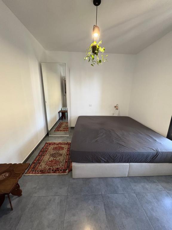 Double room with private bathroom in shared home with distant sea view, Maspalomas