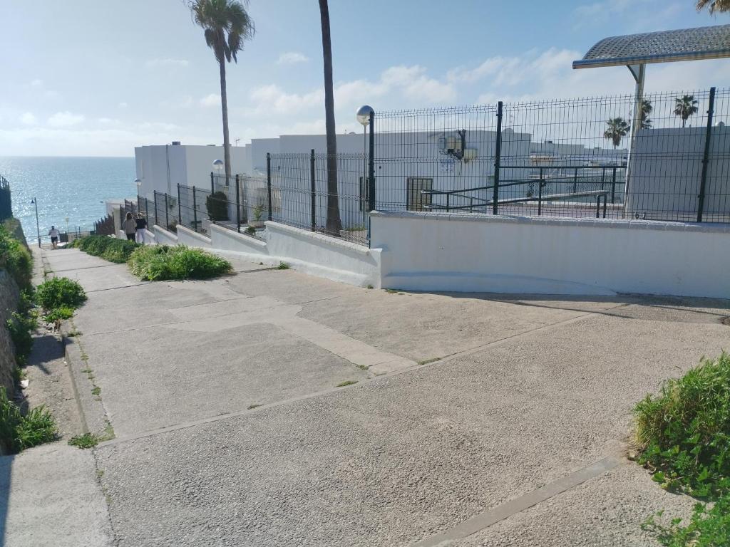 Apartamento junto a PLAYA LAS REDES-VISTAHERMOSA, CADIZ - 2