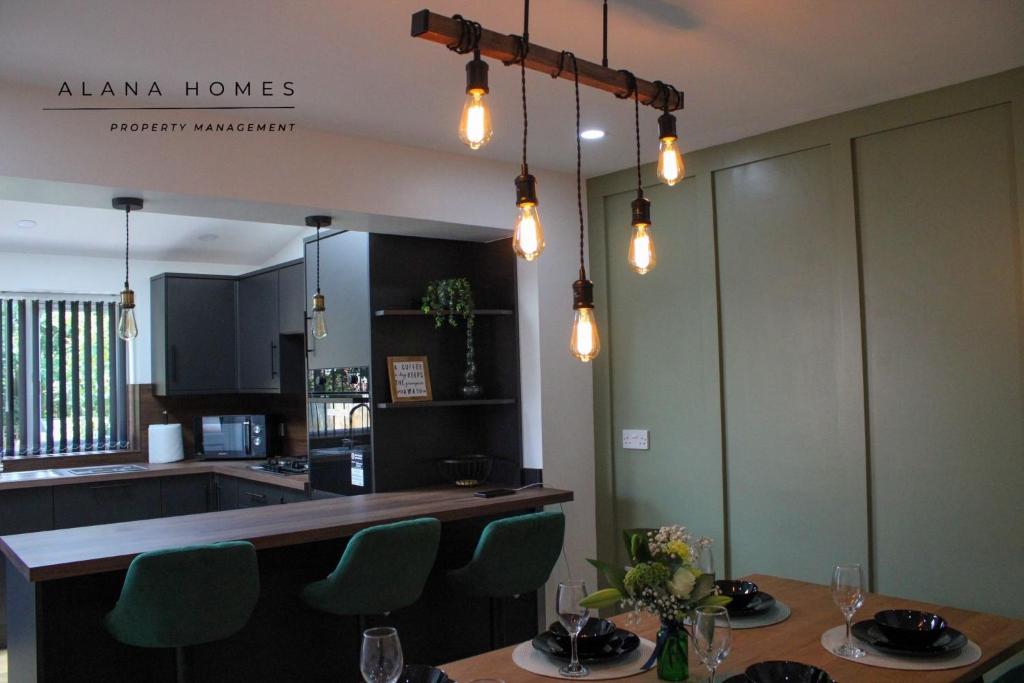 Your 3BR - Home away from Home, Sedgley