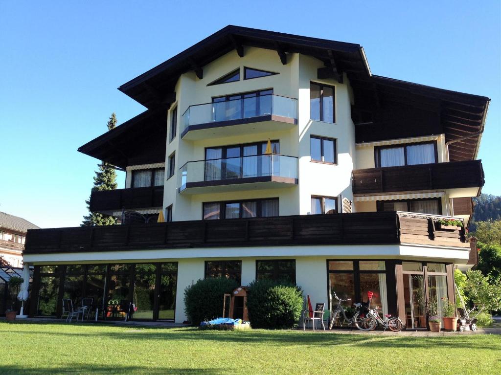 Appartement Sport Girbl — Hotel in Strobl