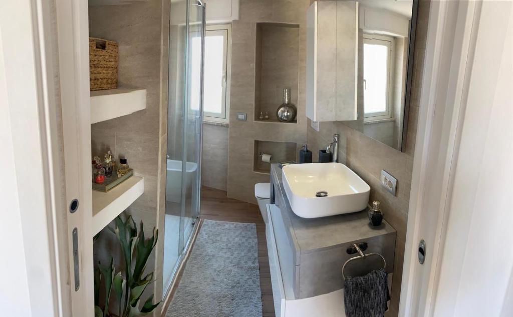 Chic Penthouse Retreat - 4