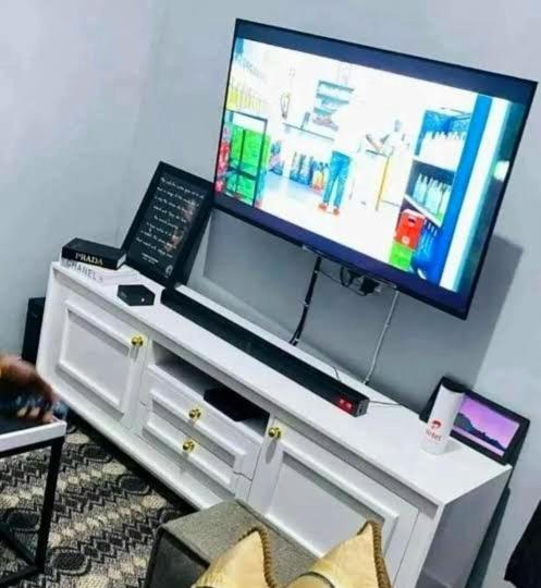 Iron Chamber, Dar es Salaam