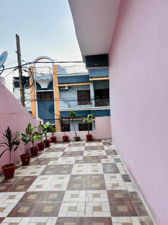 Athiya homestay, Udždžain