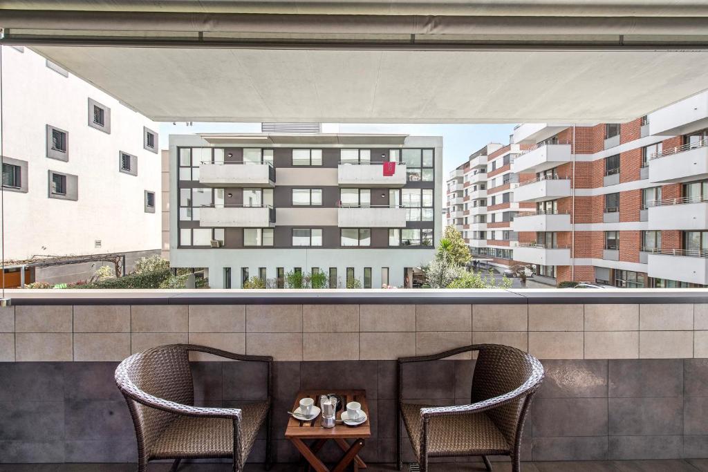Art Apartment Locarno - Balcony and Parking - Happy Rentals - 2