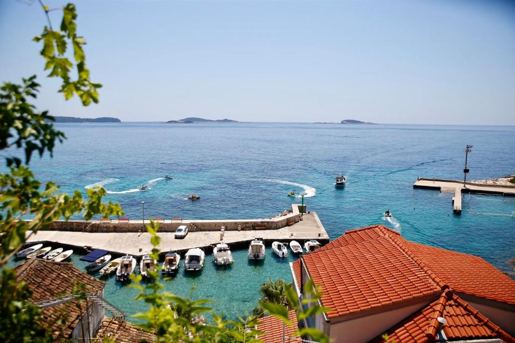 Old Stone House, Mlini