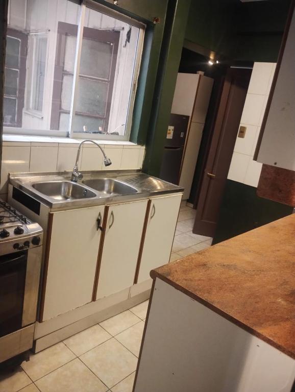 Amplia Habitación tipo Loft mejor ubicación de Santiago Centro - Metro Bellas Artes - 2