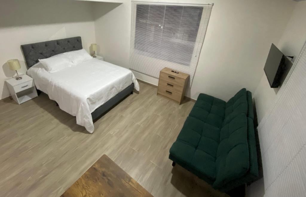 Urban Studio Apartment - 4