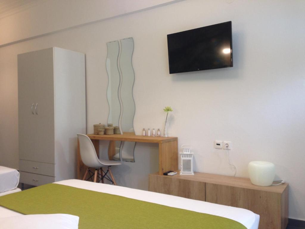 Philoxenia Suites photo