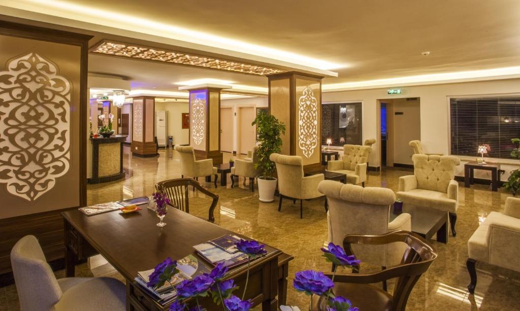 Oba Time Hotel — Hotel building in Alanya