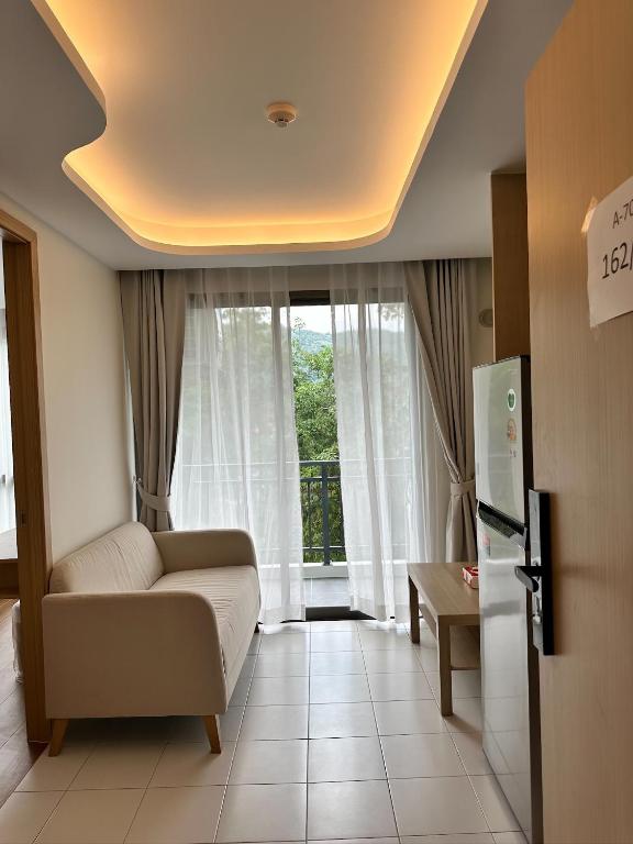 Чудесная видовая квартира Fantasea пляж Камала, Kamala pláž