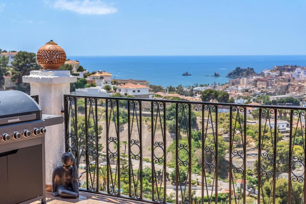 Exclusive Villa with Panoramic Views and Private Pool - 4