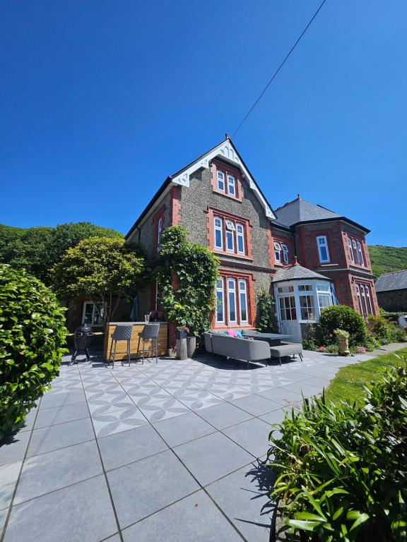 Y Garth, Sleeps 12, Barmouth