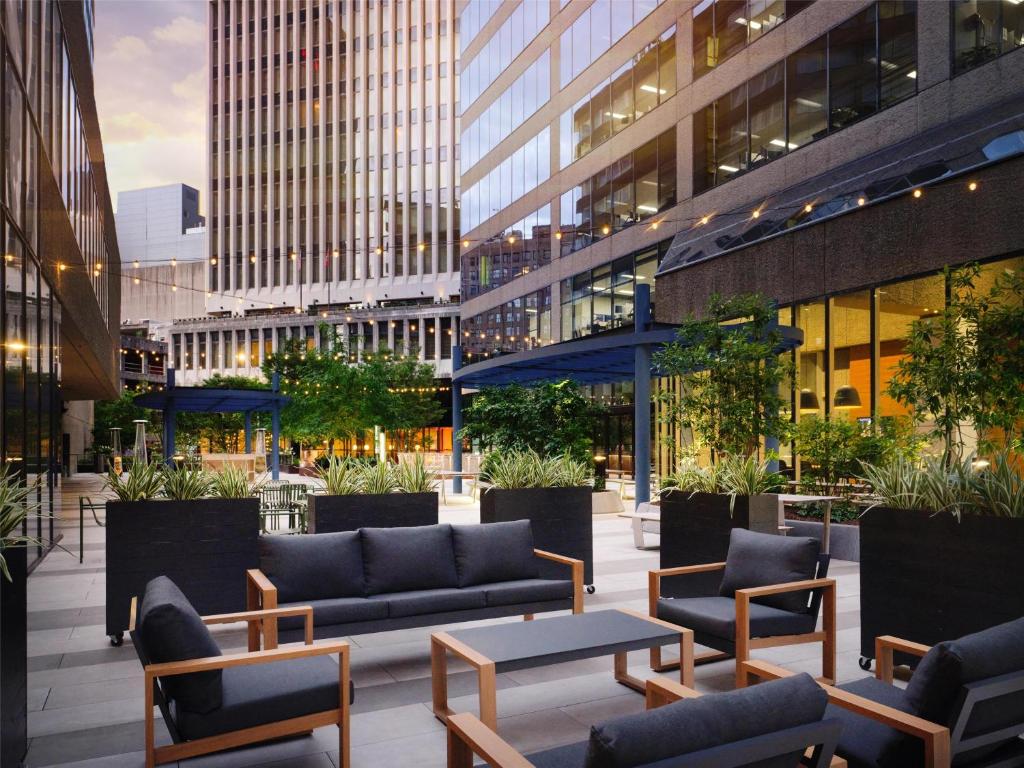 Bar/lounge, DoubleTree by Hilton Hotel Nashville Downtown in Nashville (TN)