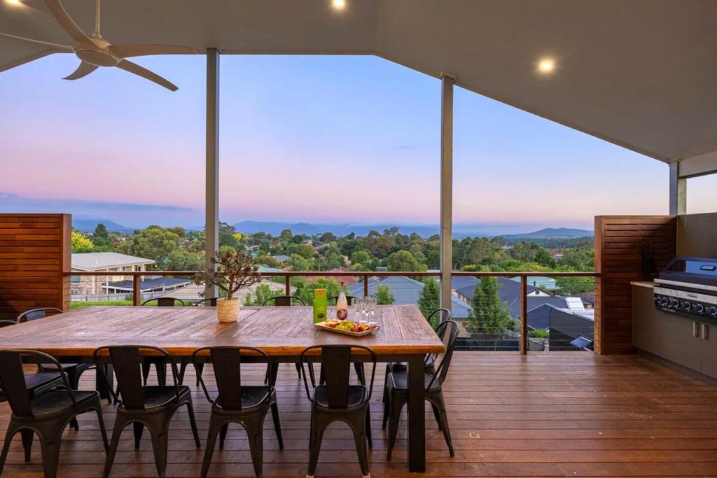 The YarraView - Entertain with Panoramic Views, Yarra Glen