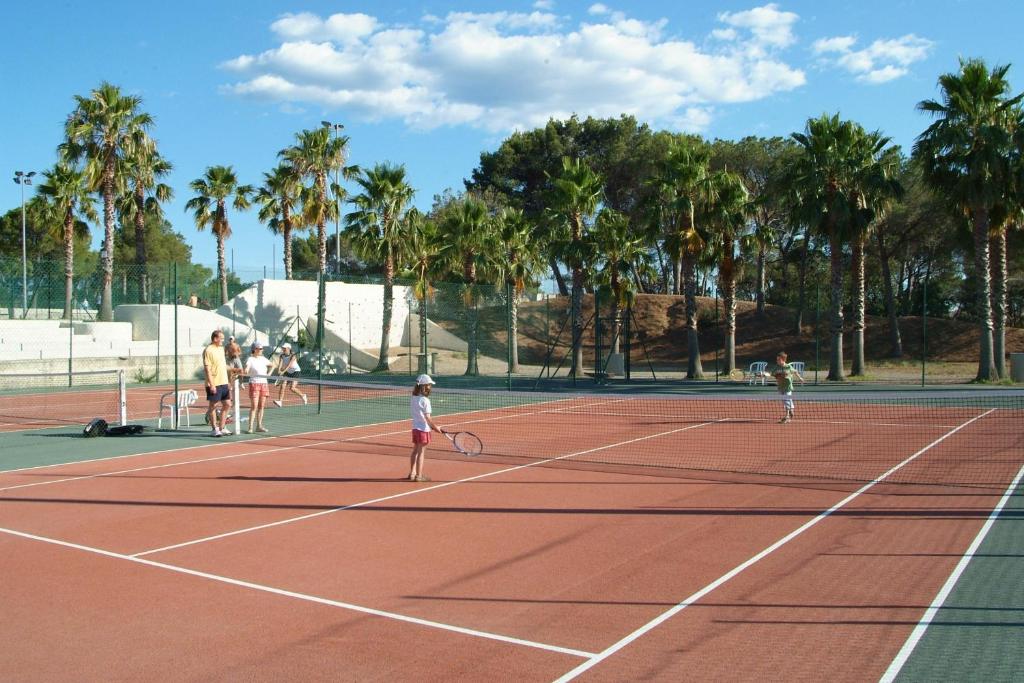 Tennis court
