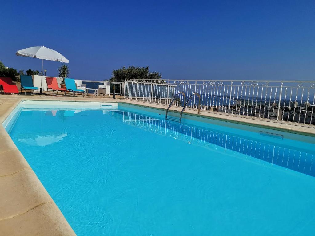 Appartement Vue Mer à Bastia, terrasse et piscine privée., Bastia