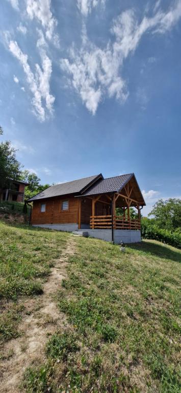 Vikendica Monte, Ledinci