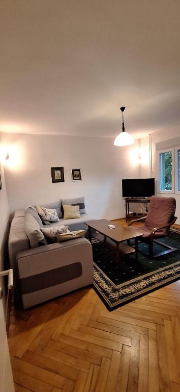 Apartment 4 - 2