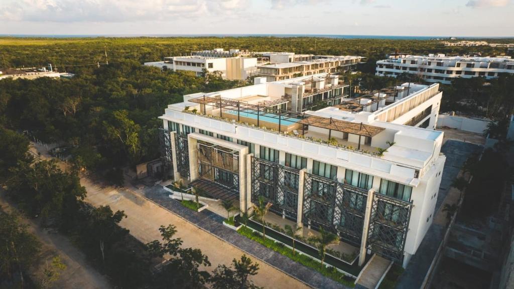 La Bohème Ultra-Luxe Condo - 4