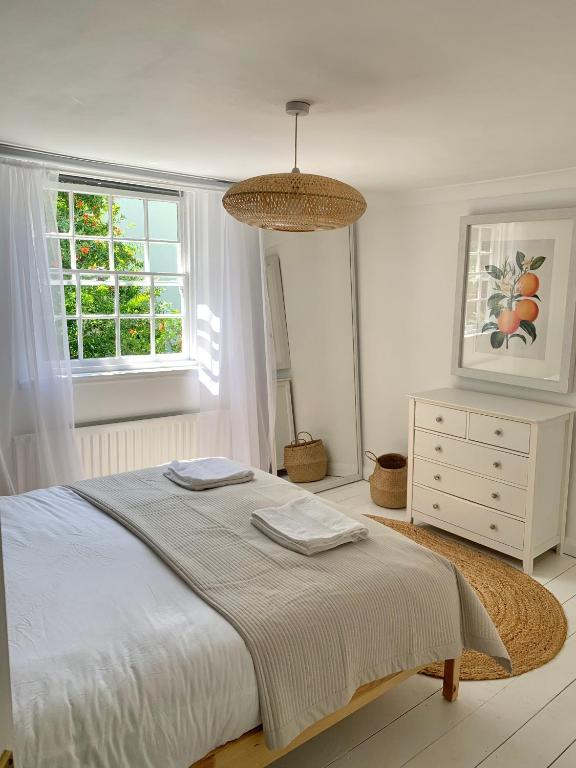 Richmond Escape, Richmond upon Thames