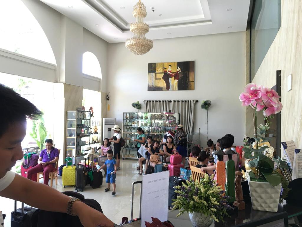 Shared lounge/TV area