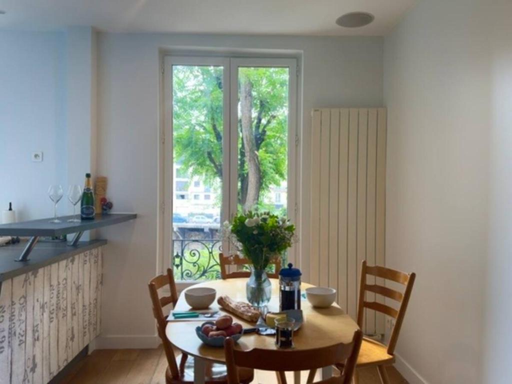 Bright & Stylish Stay | Batignolles Paris, Parigi