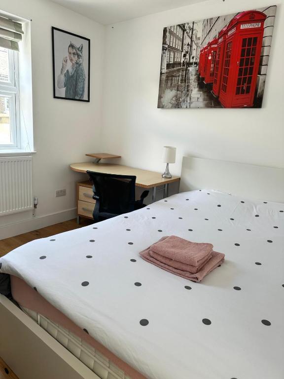 Modern En-Suite Room Recently Renovated, Southgate